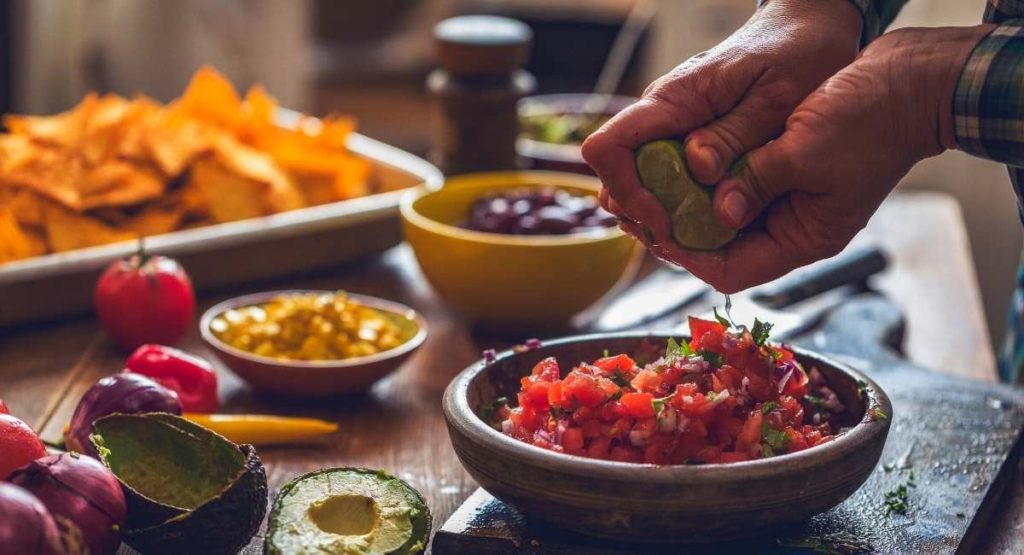 6 Restaurant Style Salsa Recipes and The Healthy Reasons to Eat Them